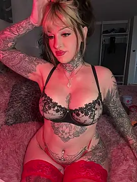 NikkiRylie - fuck this pussy with glass ribbed toy 😛