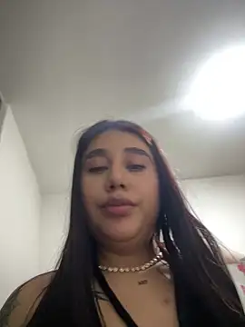 Sophie_Dreamss - Silence, people nearby