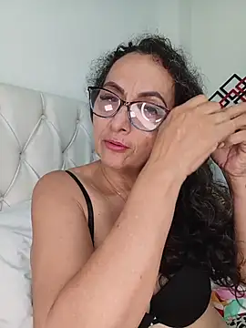 AlessandraLeroy1 - Domi 5 min