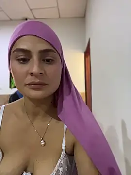 Aisha_k - Blowjob tongue show (close up)
