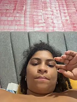 Tana_latin1- - wags its tail in circles + finger
