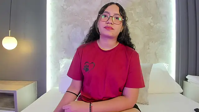 Alysson_moon_ - oil on my breasts