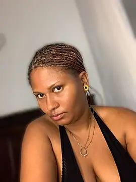 Madelltheebony - Fuck my pussy with my finger