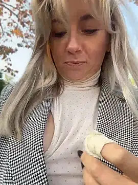 Crazy-Rosa - Hi guys 💋play with me