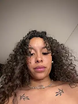 MarieLeon - squirts white cum from the pussy