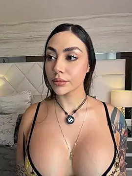Miacoleman_ - oil tits