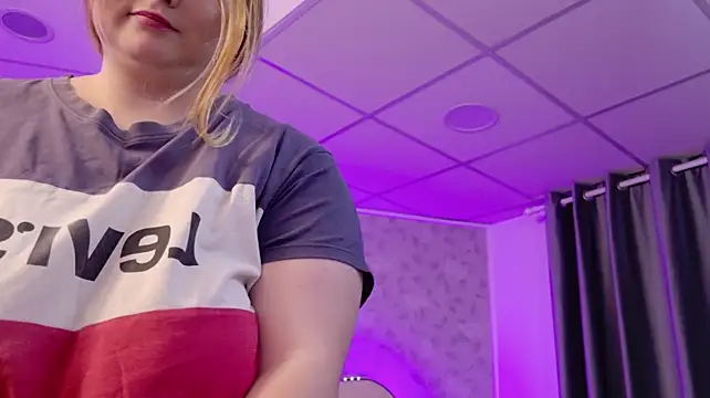 CurvyAly - ❤️ Finger play with ass