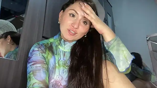 EmmaAlba05 - We're going to try out my new toy!