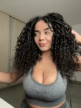 Curlyierr - UNDRESS AND GET NAKED