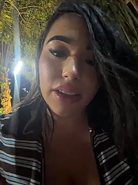 SofiaWildee - Flash boobs 😈