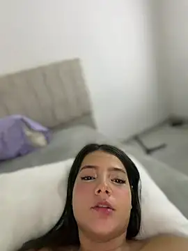 EmmiiGlow - MONTAR TORSO DE ESPALDA🍑🍑🍑💦😈🔥