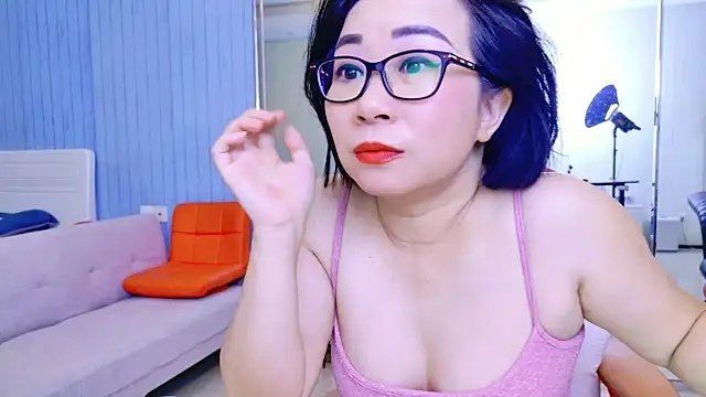 LucianaMe - M legs without panties 3 mins M腿 没内裤