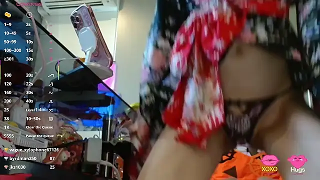 SilViAjpn - Flash tits