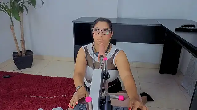 Mariana_Lu - plug ass+ azotes