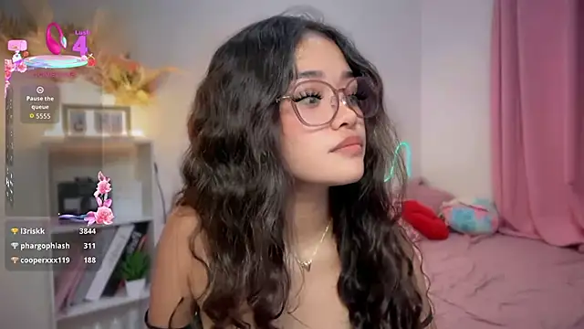 Roxxy_Bloom - TODAY IS MY BIRTHDAY please make my day