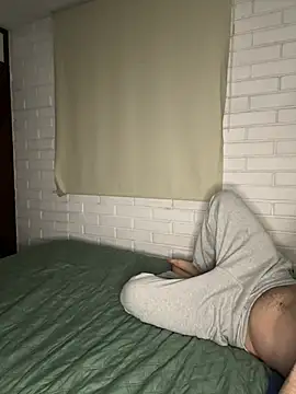 Petitehoe - Chupando con dildo