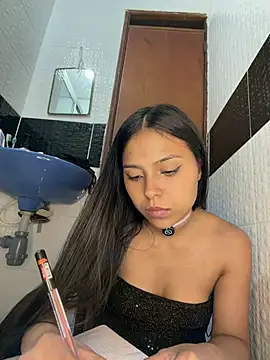 Littlee_Lucy - dildo in the ass