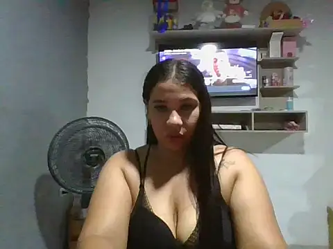 Maleja694 - show vibrator on my pussy
