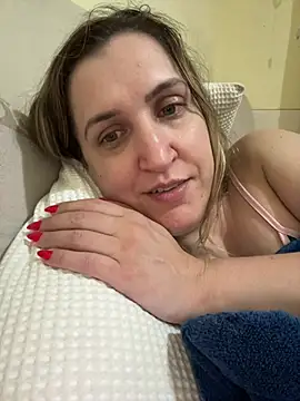 Bia_sexynovaes - Bia arromba esse cuzinho na máquina