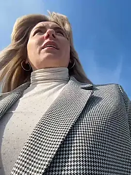 Crazy-Rosa - Hi guys 💋play with me
