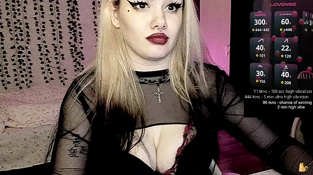 Strawberry_elfcat - hand bra
