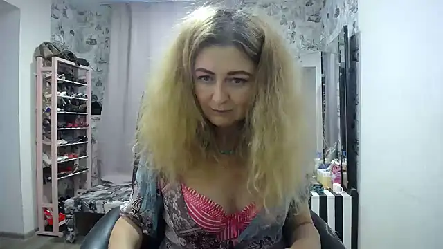 Helen1974 - Glitter On Boobs!