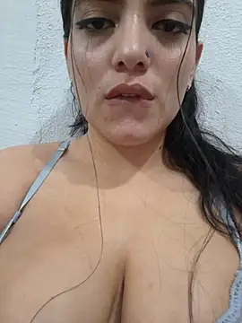 Isabella_Boobss - Masturbation over clothing