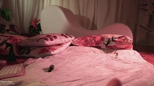 _Avriles_ - 👻Just the tip of dildo inside pussy