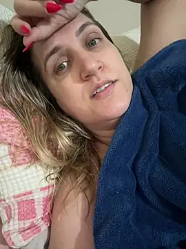Bia_sexynovaes - Bia arromba esse cuzinho na máquina