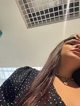 AmelliaDiamond - Caresses pussy +open 1 boobs cafe