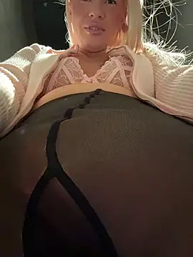 NewLale - Play nipples