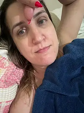 Bia_sexynovaes - Bia arromba esse cuzinho na máquina
