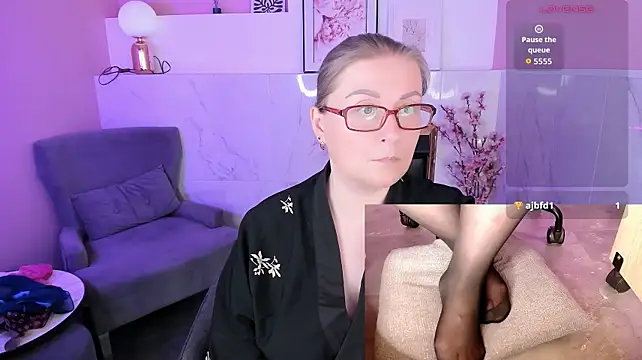 Alexandra_Kind - к The last tipper gets a present