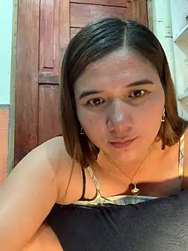 Ur_YuSra - Finger my sweet pussy🤭