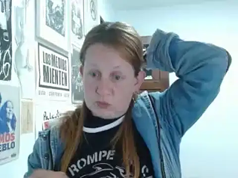 ViioletaMora - Show me your bare butt