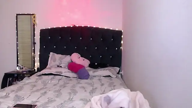 Holy_juli - spanking in the ass ---no nude --