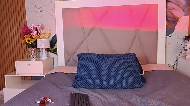 Ariana_Moretti - spank ass x10