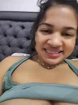 Eimy-04 - SHORT OFF AND FINGERS IN PUSSY WET