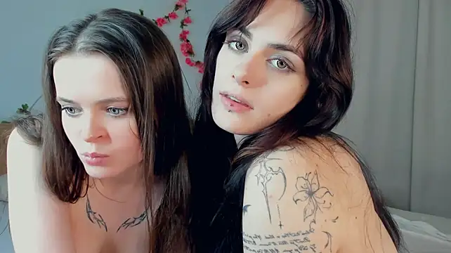 KrystalTrudel - suck tongues so close to cam