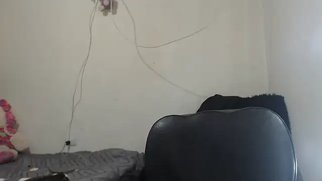 Skinny_sweet2411 - show ass an pussy open
