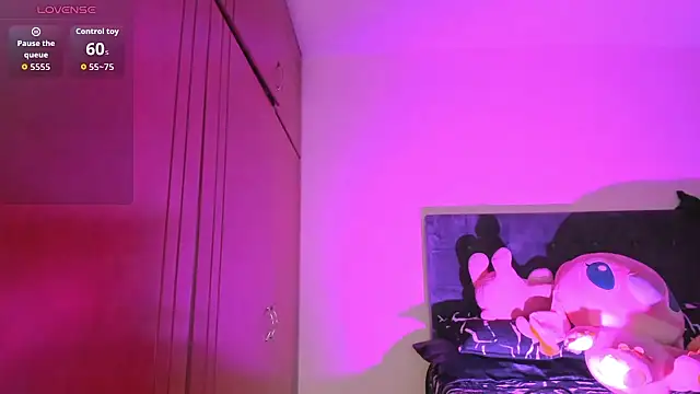 Kylie2211 - control toy and squirting show