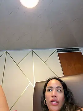 SQUIRTINGQUEEN11 - Double fist papi😳😳 squirting