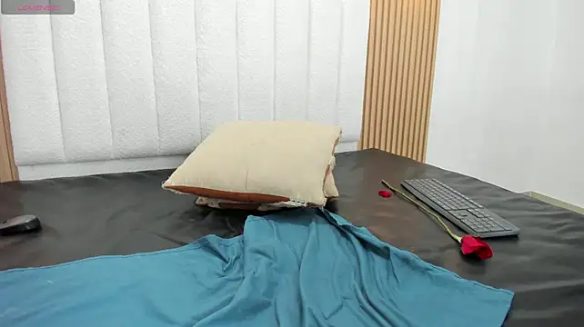 Habi_arabic - Tits oil & nipple play