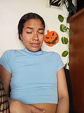 Amarilis_Lily - Show boobs, pinching nipples, spit them