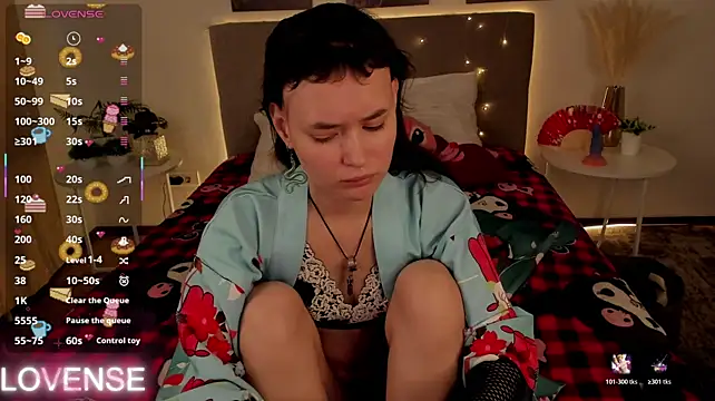Emily_Strikeee - 2 hard spanks 💥💢