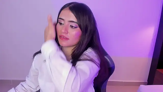 Astrid_ferrani - doggy naked and spank ass x30