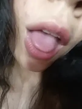Lovely_kitt - Suck Fingers👄+Play w/ Boobs🍊🍊