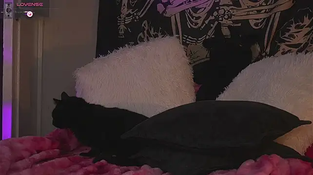 Dalia_Vorhees - Ahegao and saliva in boobs
