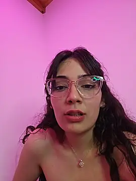LeoyNicky98 - Open ass in 4 + oil 🍑 💦