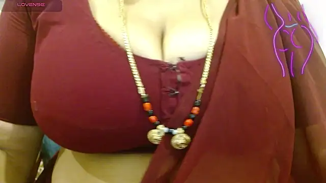 Telugu_pillapreethi - spank boobs with oily boobs
